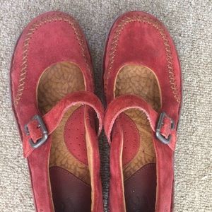 b.o.c. Red suede Mary Jane shoes